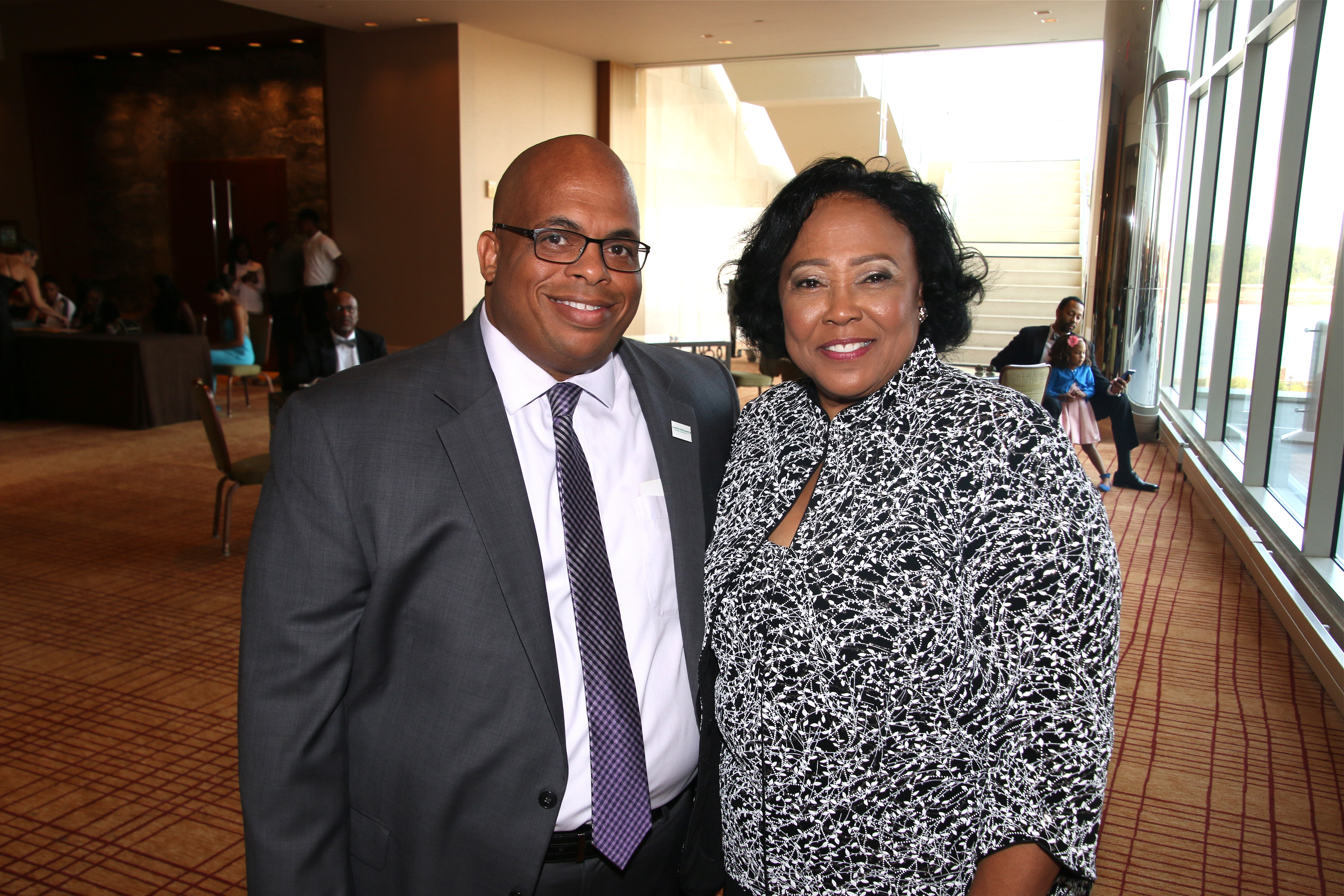 Dr. Roderick Nunn, Carolyn Seward